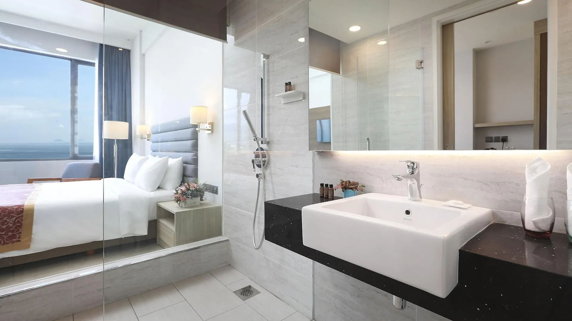 Hompton Hotel By The Beach جورج تاون