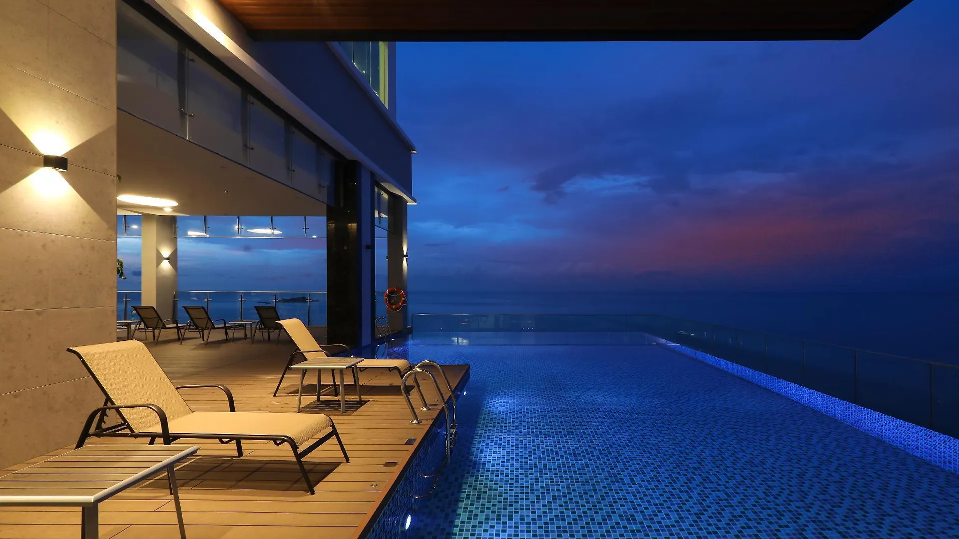 Hompton Hotel By The Beach جورج تاون ماليزيا