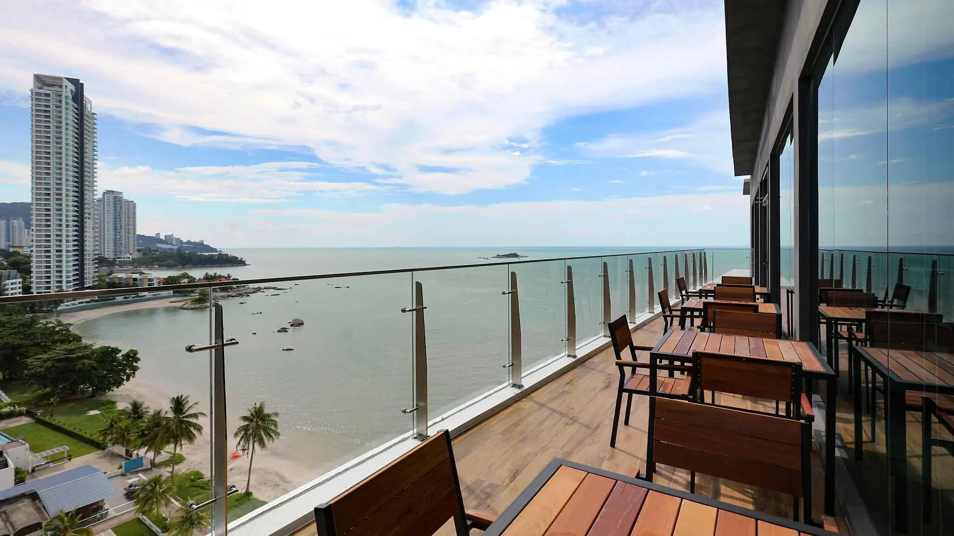 Hompton Hotel By The Beach Georgetown