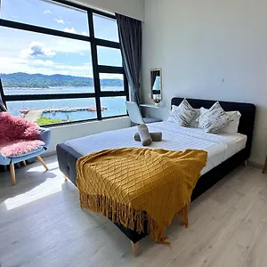 Apartment Jesselton Quay: Sea View With Pool And Wi-fi